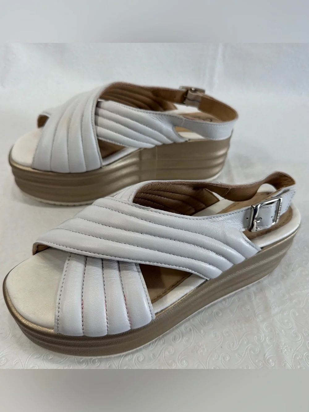 Cordani Yvonne Platform Wedge Sandals Tan White Womens 39 Made in Italy DEFECT